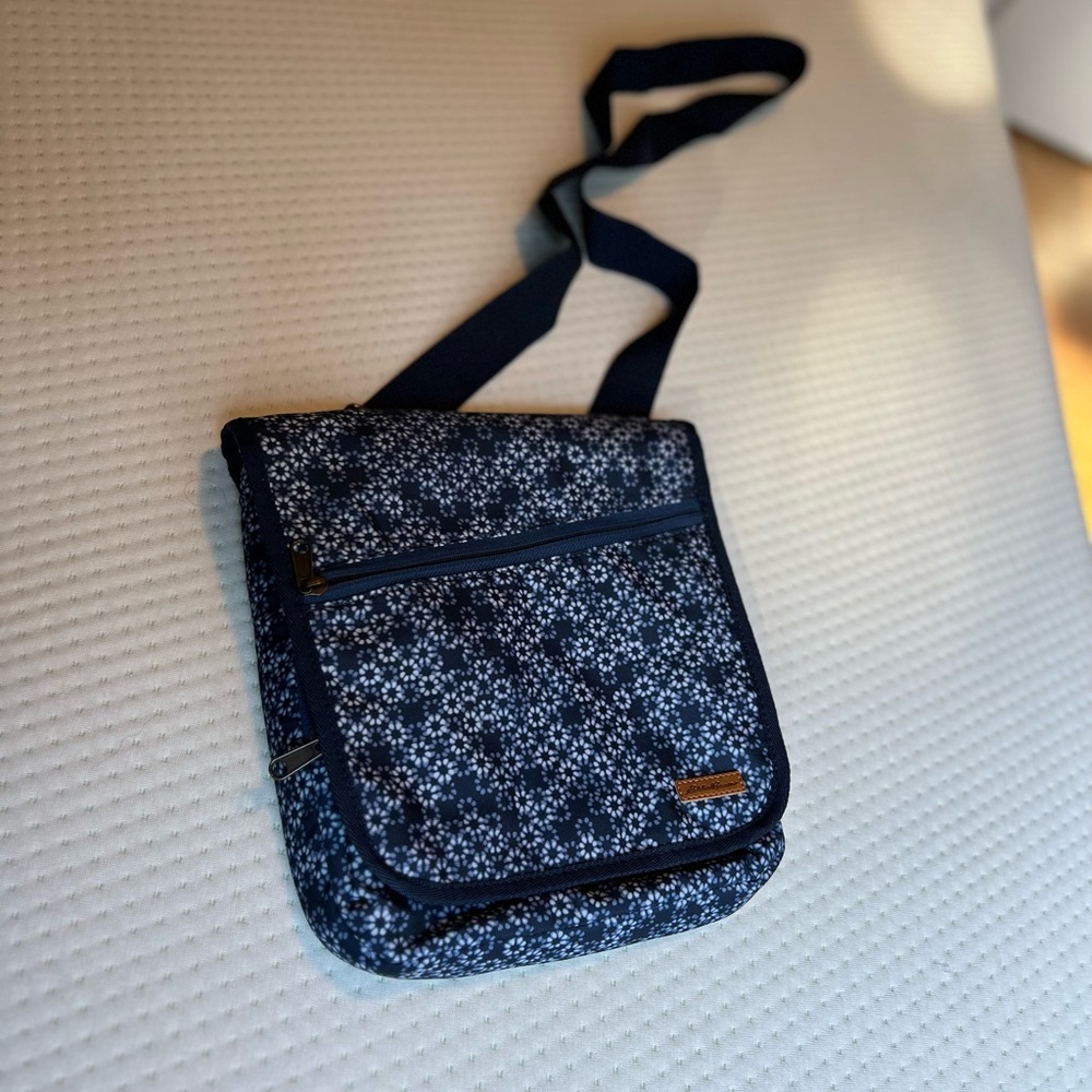 Eddie Bauer crossbody purse